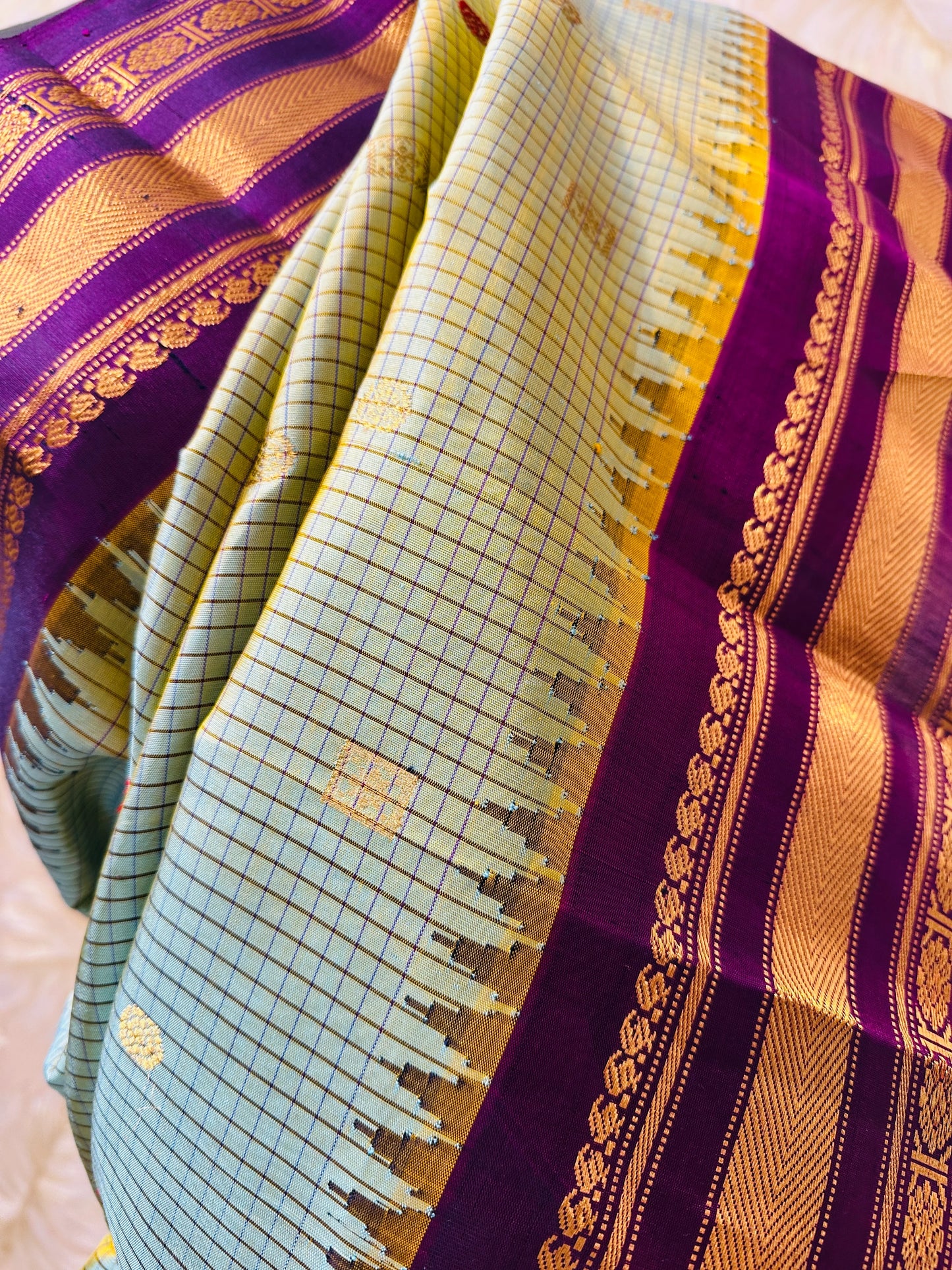 Mehendi Checkered Silk Gadwal Pattu Saree